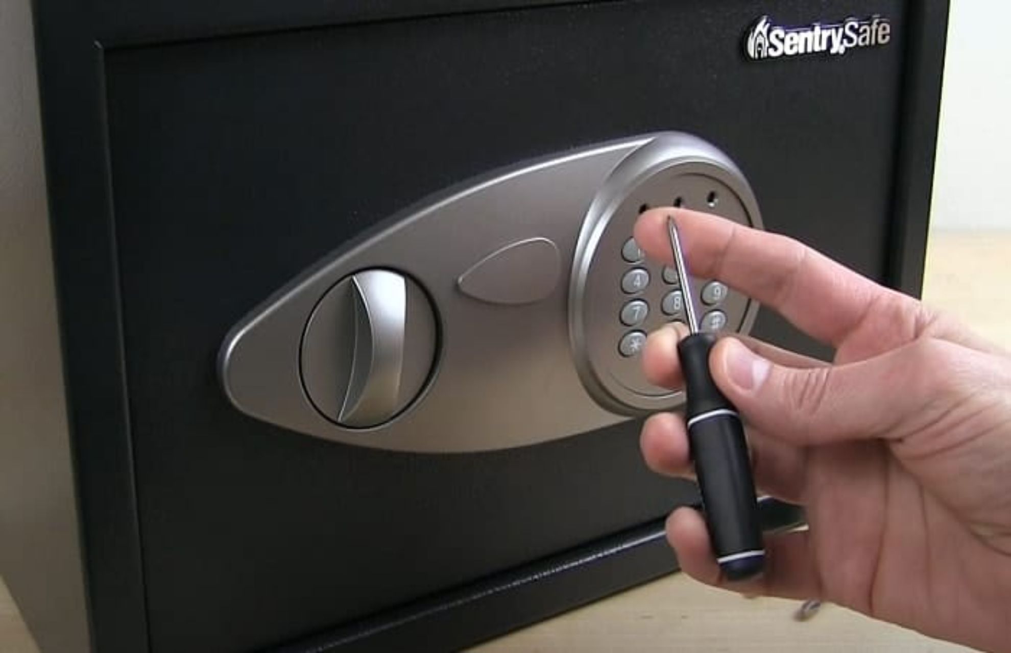 how to open sentry safe without key