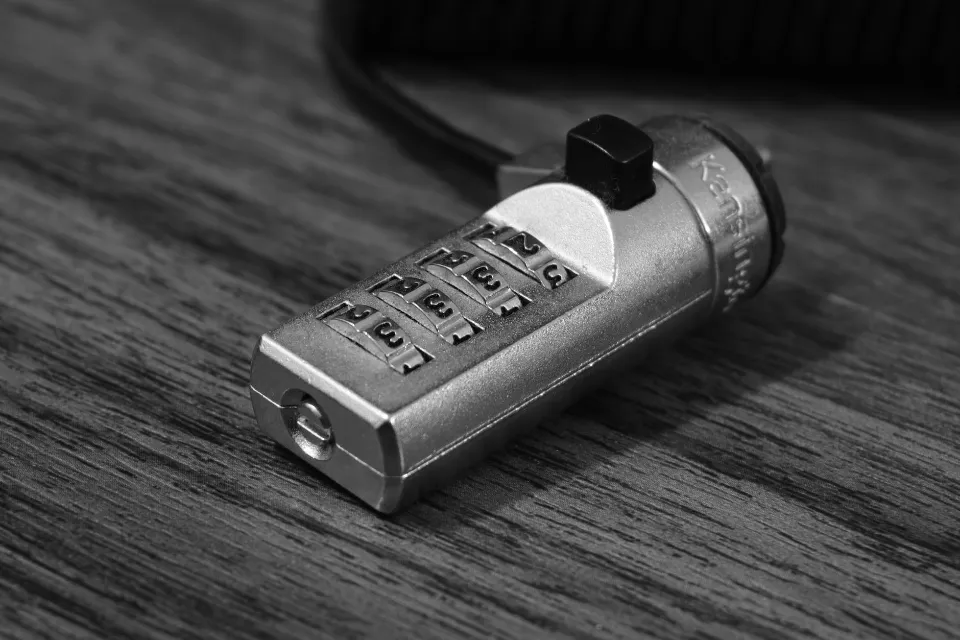 How to Open the 4-number Combination Lock Instantly